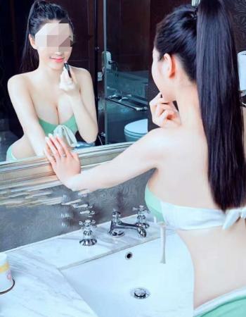 Monna Dear - escort in Surfers Paradise